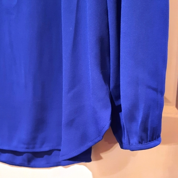 J. Crew Blue Flowy Lightweight V-Neck Blouse size 4 - Picture 3 of 14